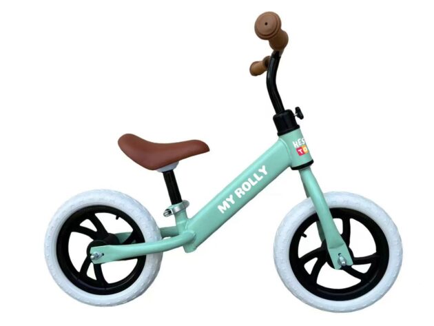 אופני איזון בצבע ירוק בהיר